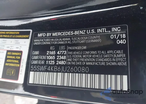 2018 Mercedes-Benz C 300 4Matic z USA, uszkodzony, nr VIN 55SWF4KB6JU260080
